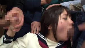 เด็กนักเรียนญี่ปุ่น โดนลวมลามบนรถไฟฟ้า บังคับให้โม๊คควย